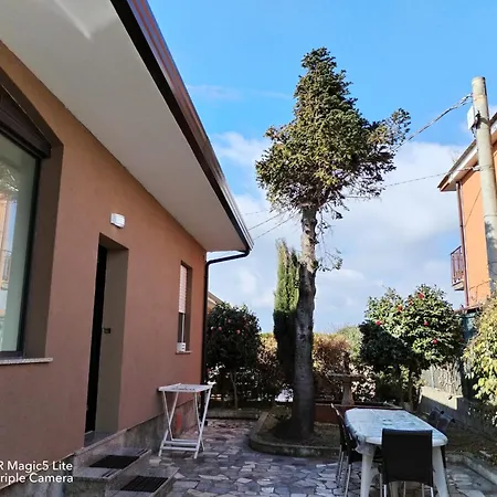 בית נופש Lucia *