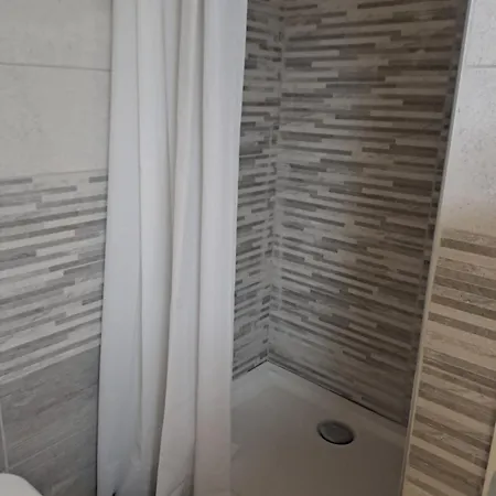 Semesterbostad Lucia *